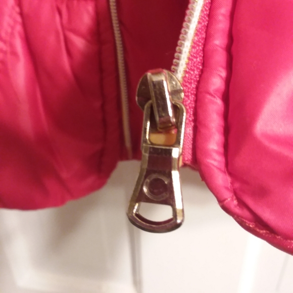 Coogi Children's Girl's Red Puffer Vest Sz 4 Zip up EUC - Picture 10 of 10